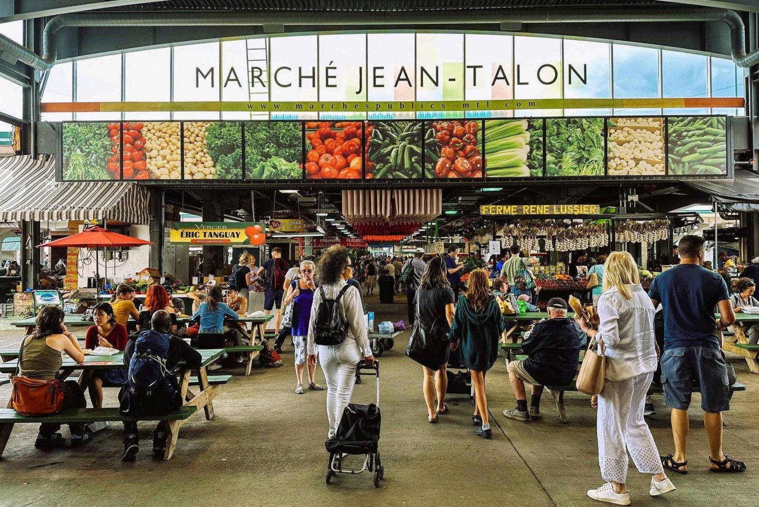 Montreal: Jean-Talon Market & Little Italy Highlights Tour