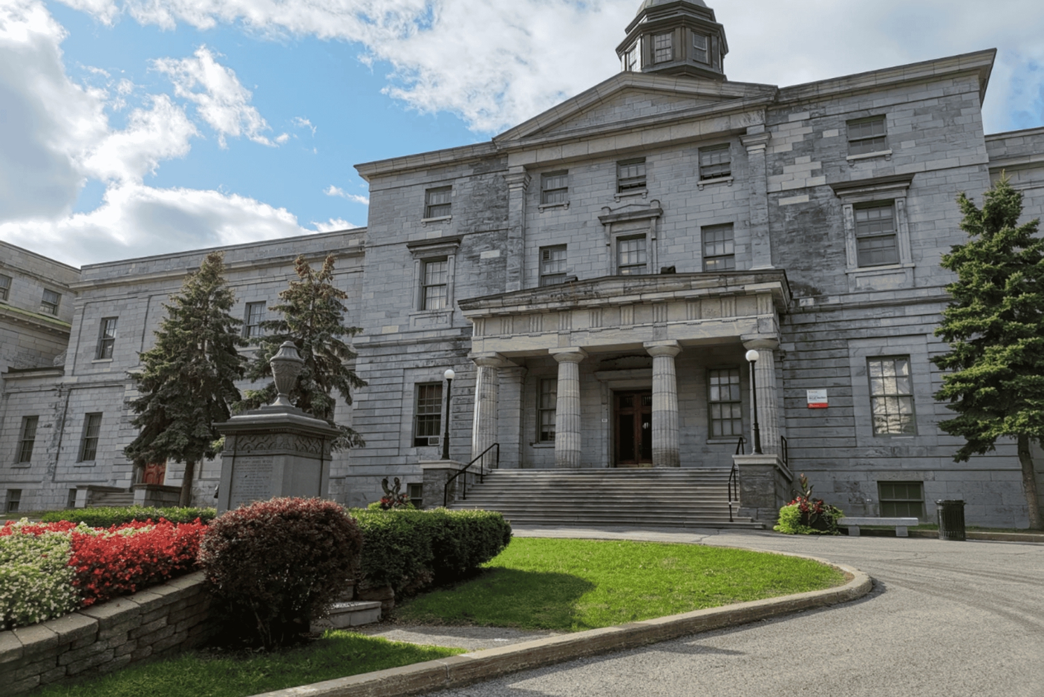 Montreal: tour guiado a pie por la Universidad McGill