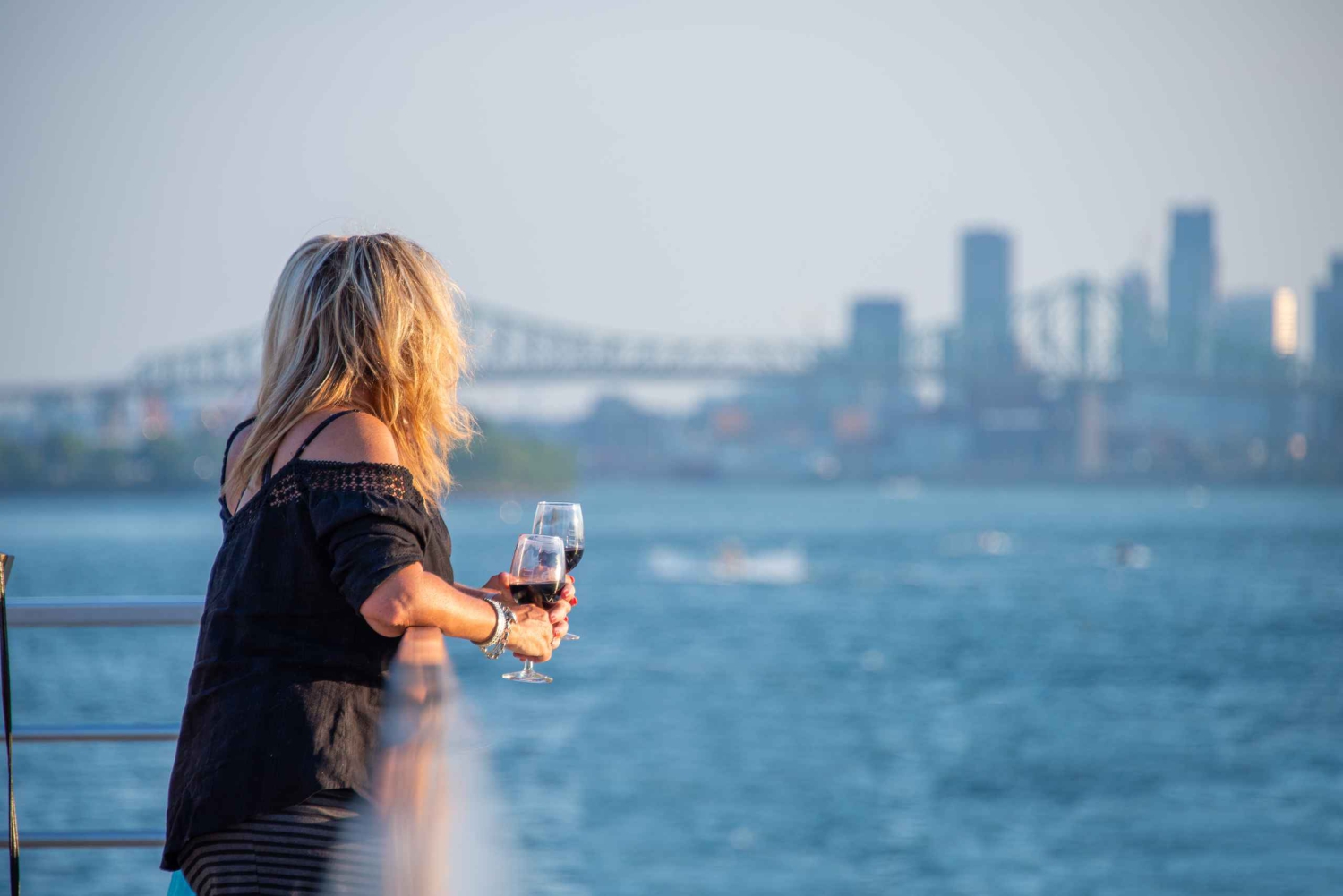 Montreal: Hafen von Montreal Tower Entry & Kreuzfahrt Combo
