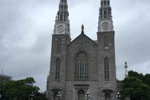 Montreal: Private Day Tour to Ottawa