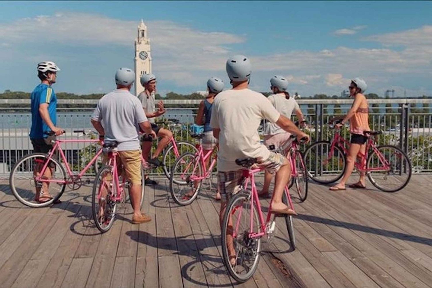 Montreal: Non Touristy Pink Bike Tour