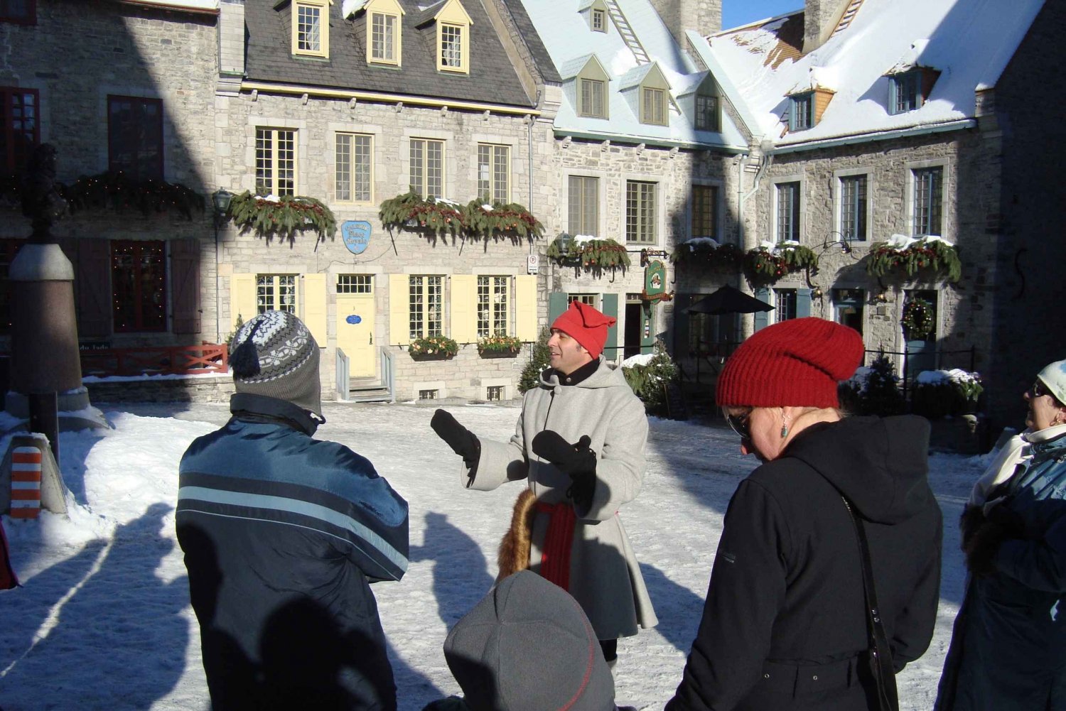 Quebec: Old City Guided Walking Tour in Winter