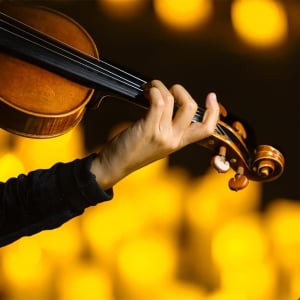 Candlelight: Hyldest til Amr Diab