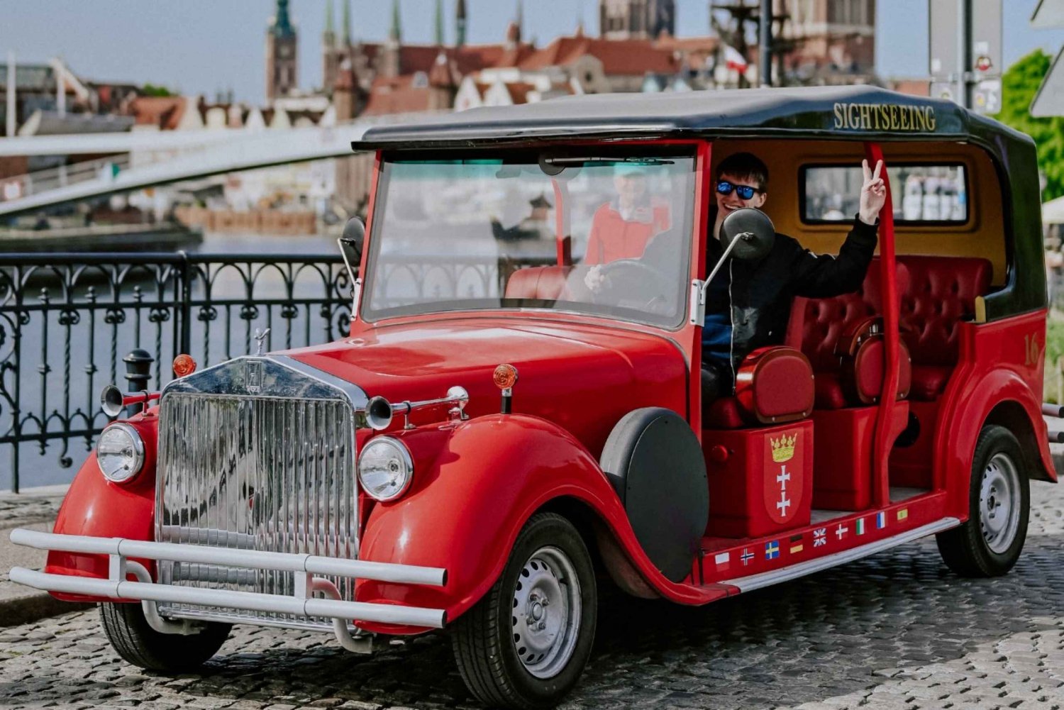 60 min of sightseeing in retro cars, Gdansk