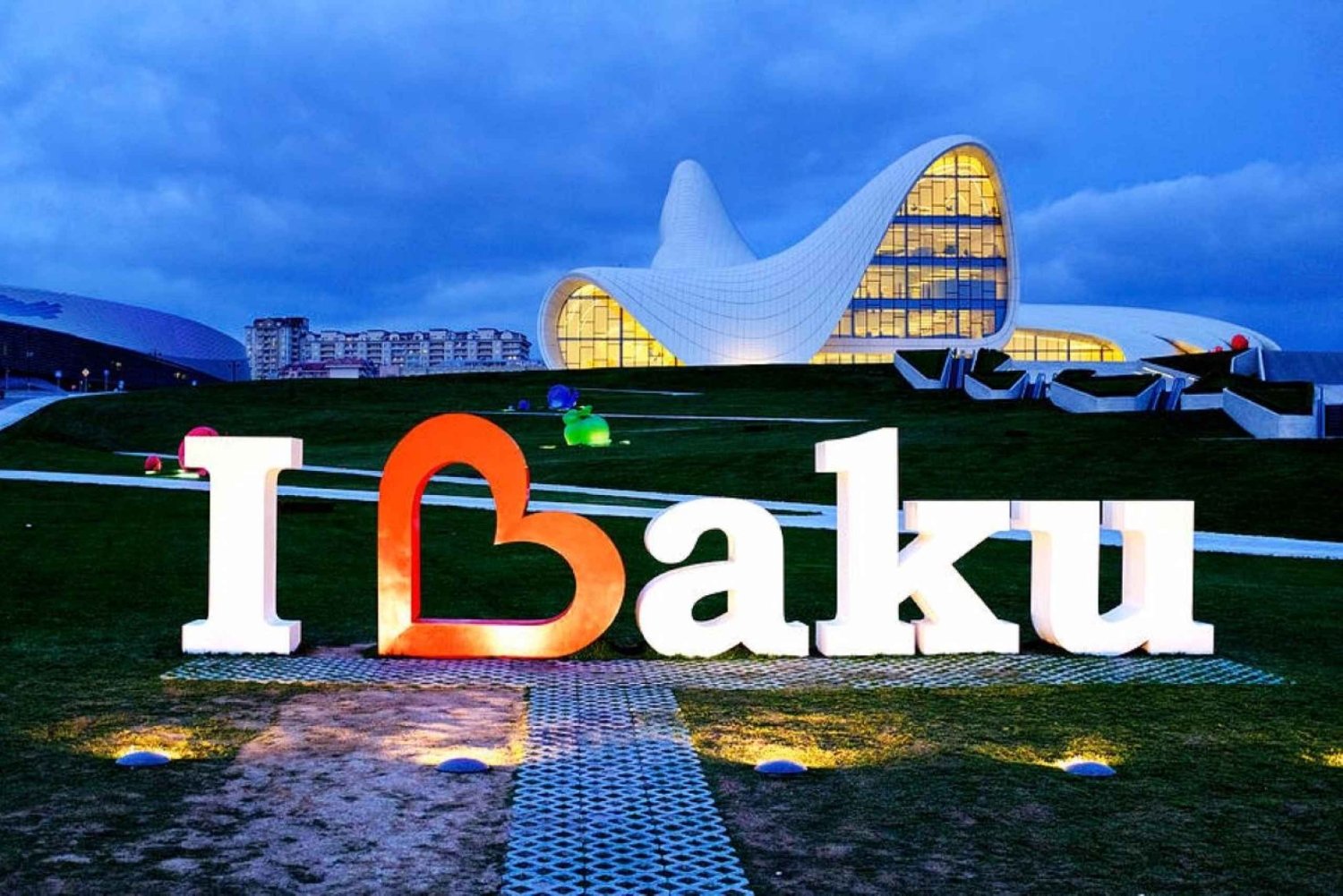 Baku: Gobustan, wulkan błotny, świątynia ognia i płonąca góra