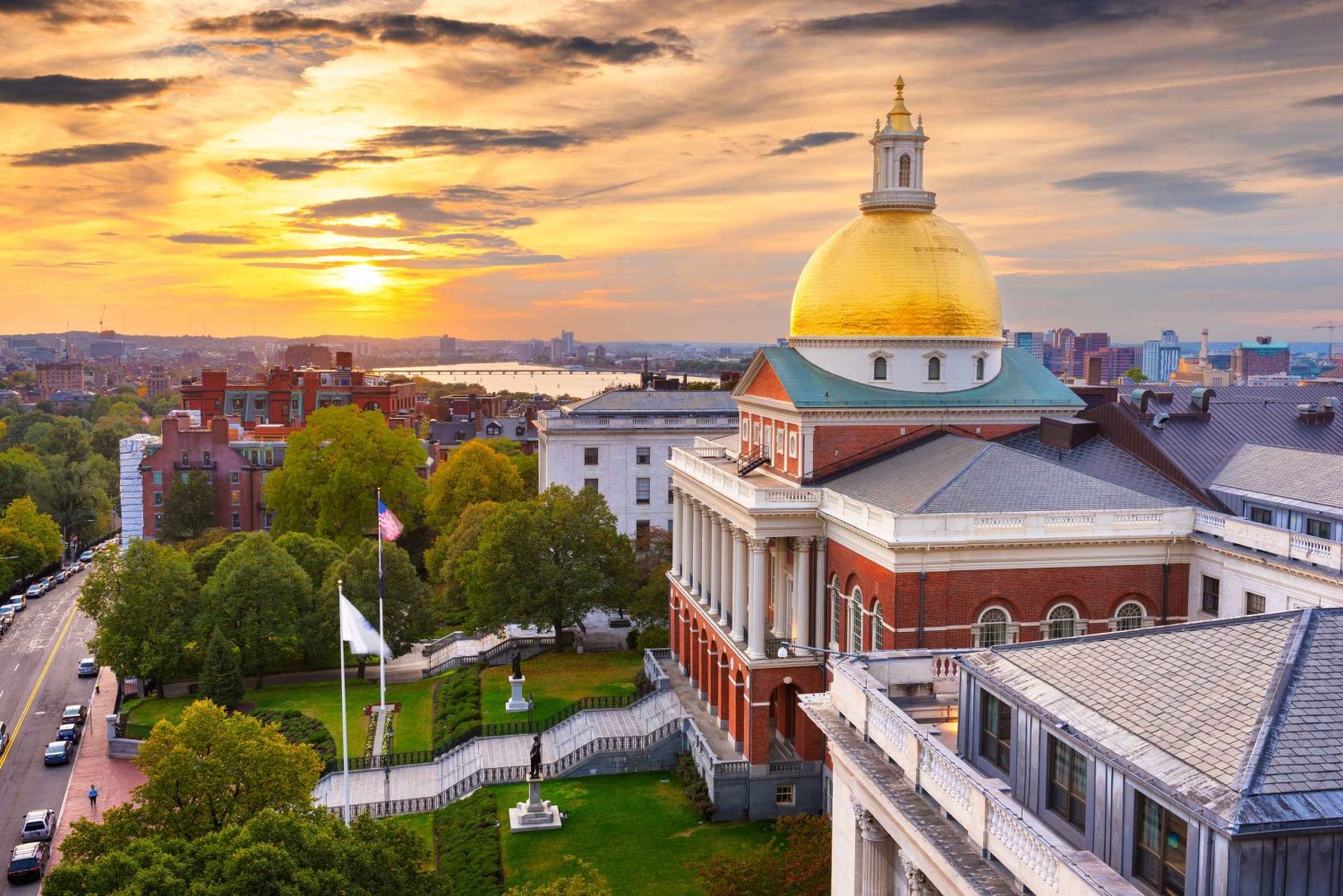 Boston: Summer Nights Trolley Tour og flodkrydstogt