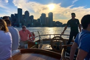Boston: Bostonin satamaristeily: Auringonlasku Tall Ship Harbor Cruise
