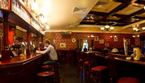 British Queen Pub