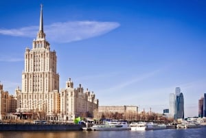Moscow: City Sights and Metro Tour with Boat Trip and Lunch