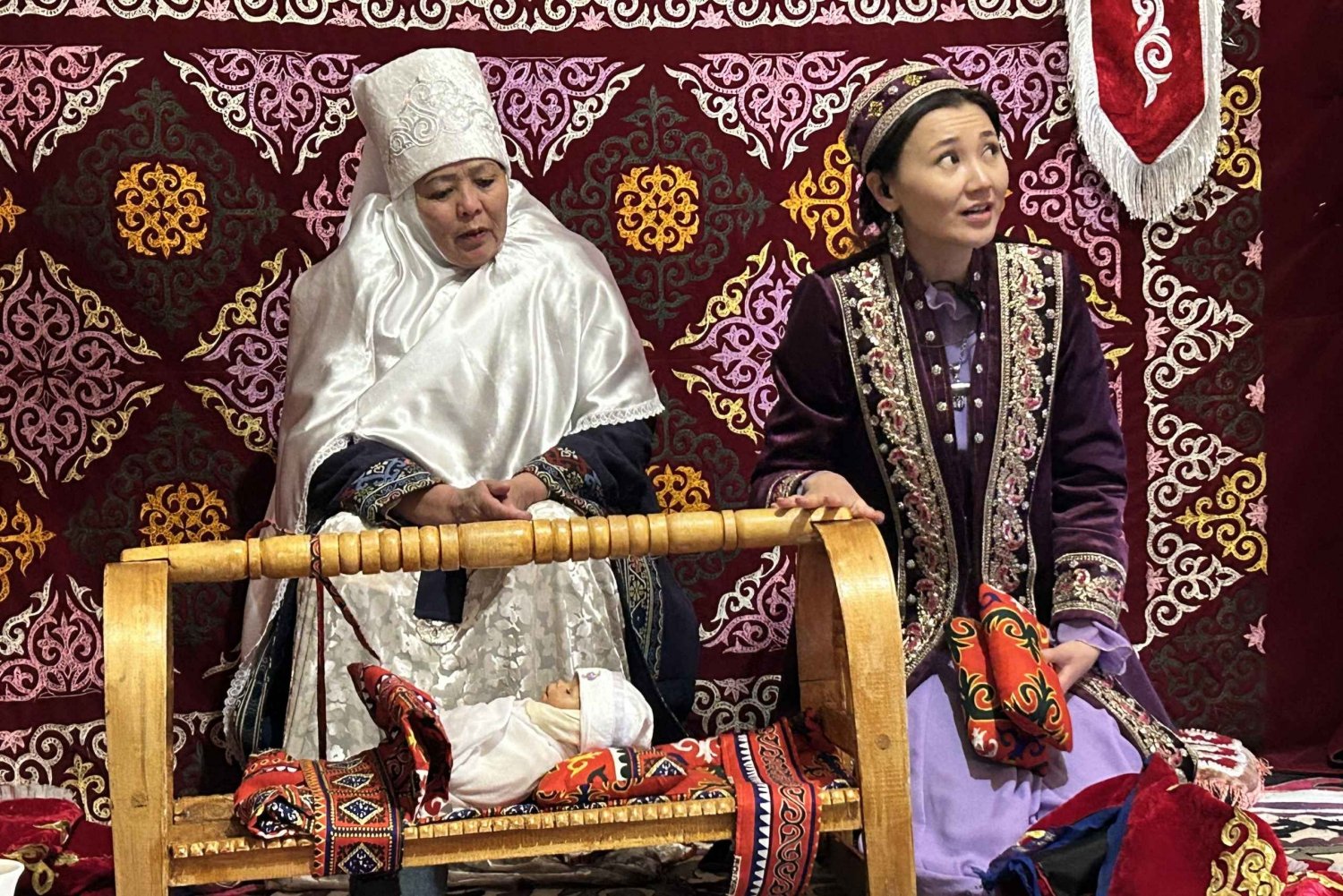 Poznaj nomadyczny styl życia w etno-wiosce 'The Huns