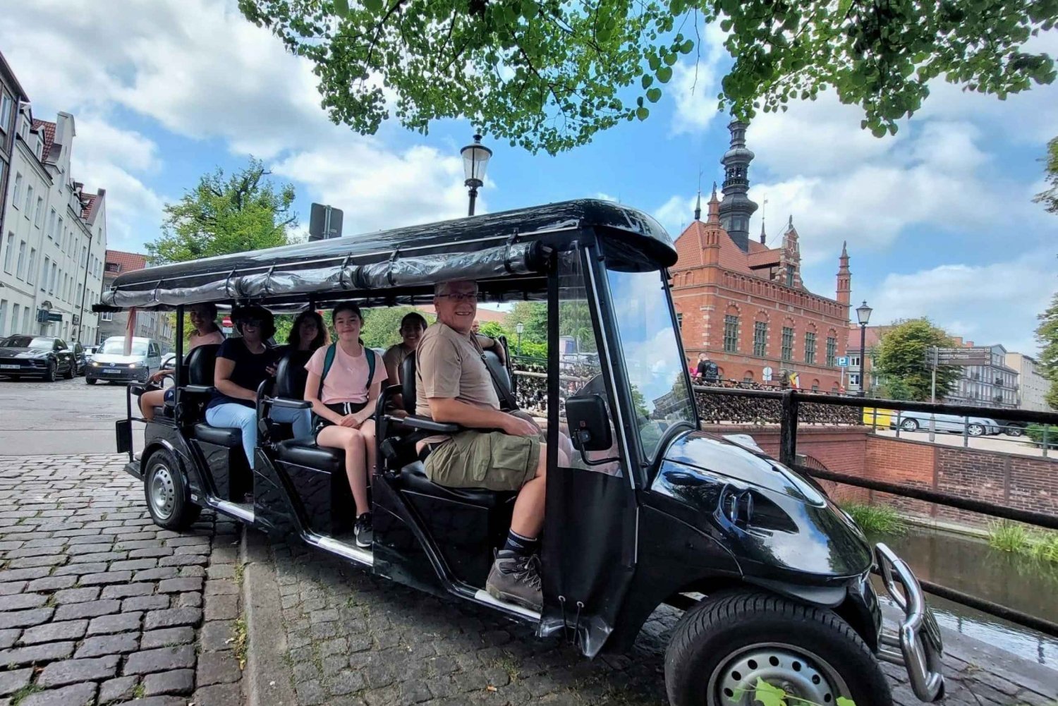 Gdansk:LIVE GUIDE Höjdpunkter i Gamla stan med golfbil 60 min