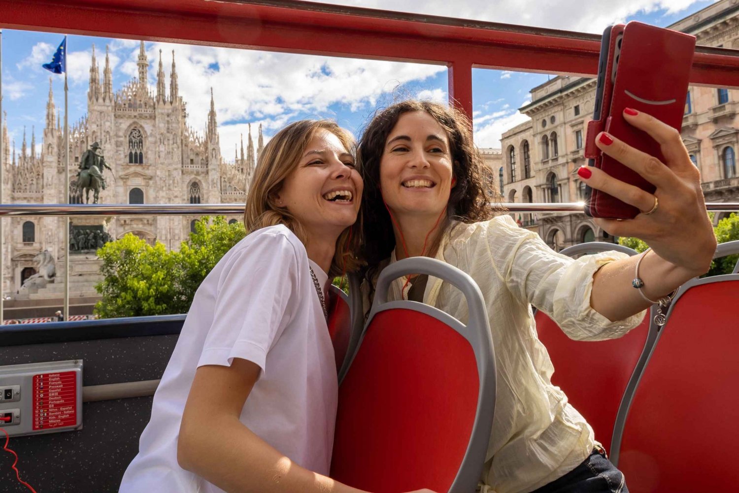 Milano: City Sightseeing Hop på-/hop af-bus med audioguide