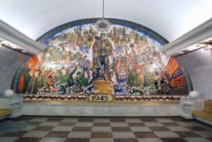Moscow: Guided Metro Tour by Night
