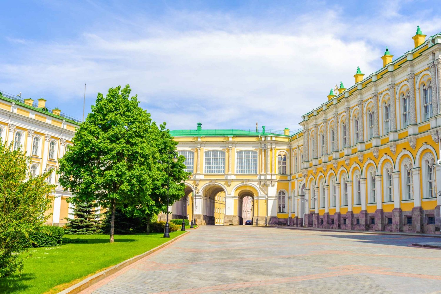 Moscow: Kremlin, Armoury Chamber and Diamond Fund Tour