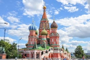 Moscow: Kremlin, Red Square, and Metro Tour with Pick-Up