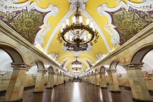 Moscow: Private Metro and Izmailovo Market Tour