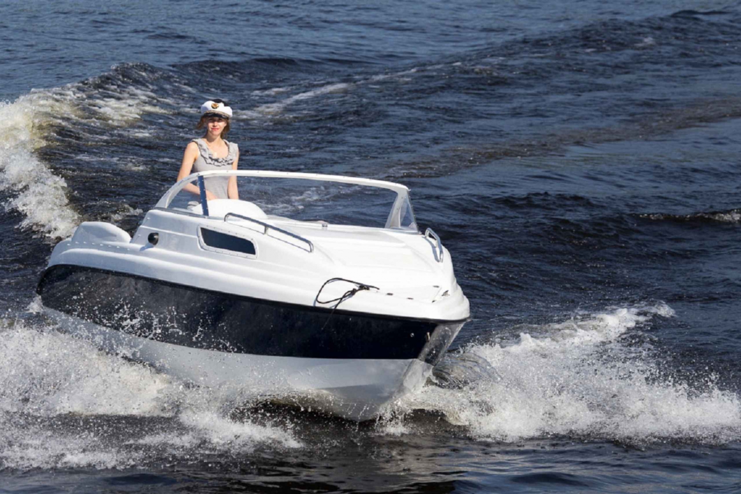 Moscow: Private Speedboat Rental Without A Skipper