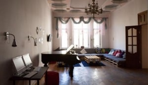 Oh So Indie House Hostel