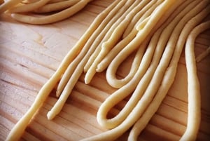 Pasta fresca con vista su Langhe e Monferrato vicino ad Asti