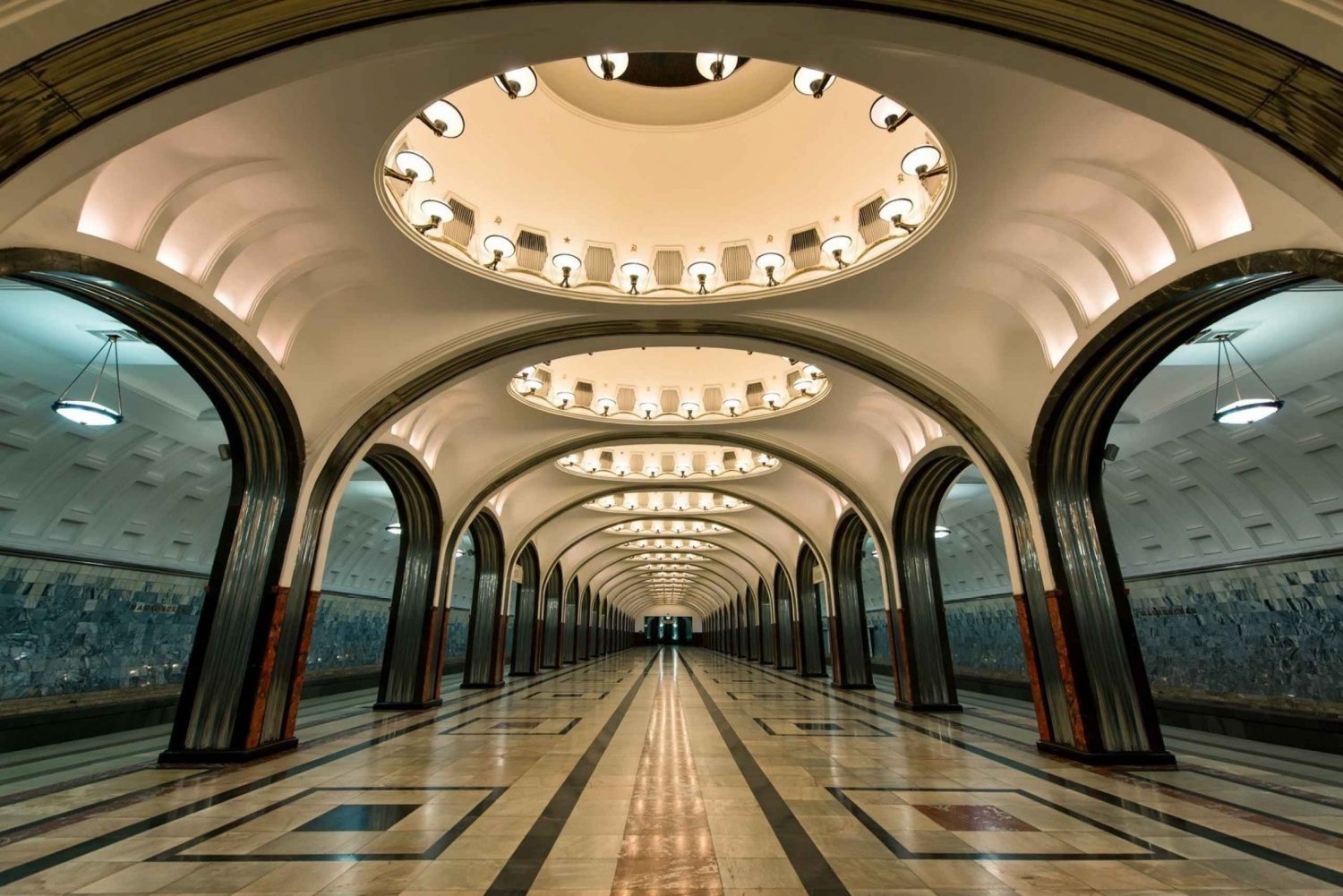 Moscow: Private Metro Tour of Moscow with Hotel Pick up