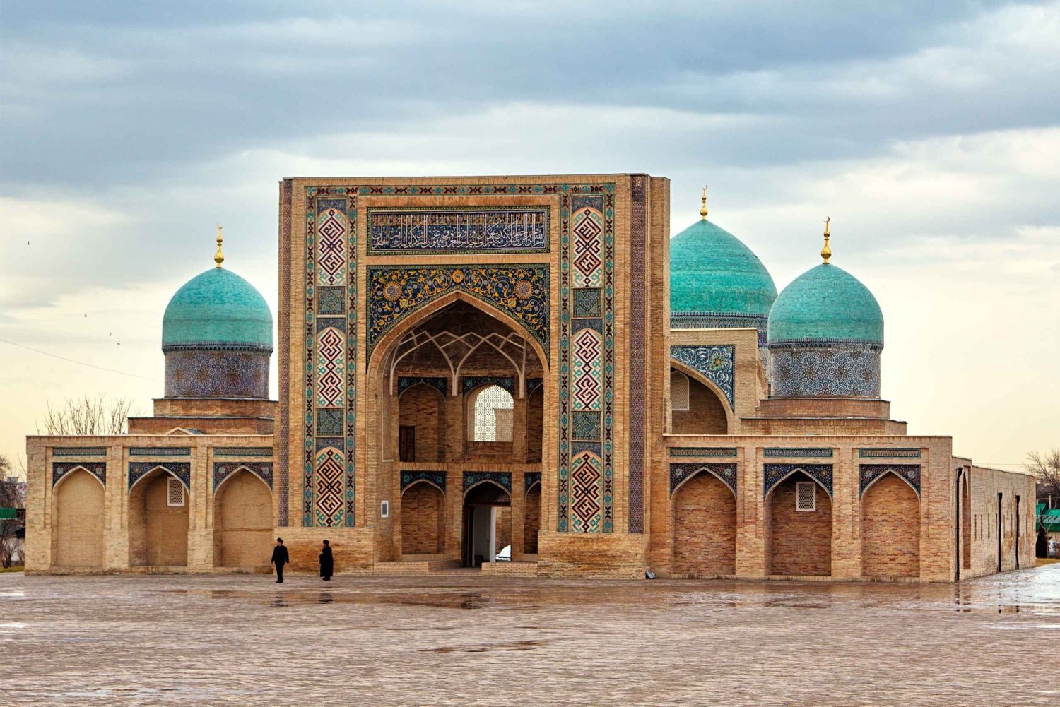 Taskent, Samarkand tai Bukhara: Afrosiyob pikajunalippu