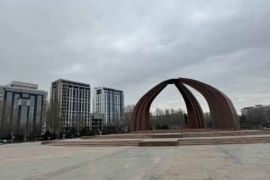 Sovjetunionens historie, mosaikkunst, sovjetisk arkitektur og statuer
