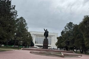 História da URSS, artes em mosaico, arquitetura e estátuas soviéticas