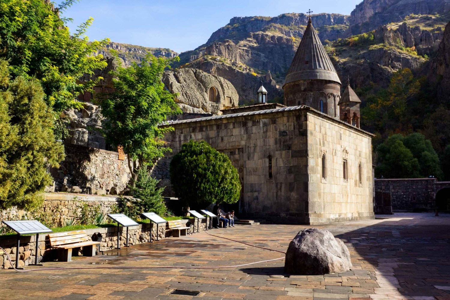 Yerevan: Garni Geghard Symphony of Stones and Lavash Baking