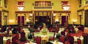 Family brunches at the historic Metropol Hotel.
