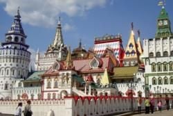 Flea Market in Izmailovo