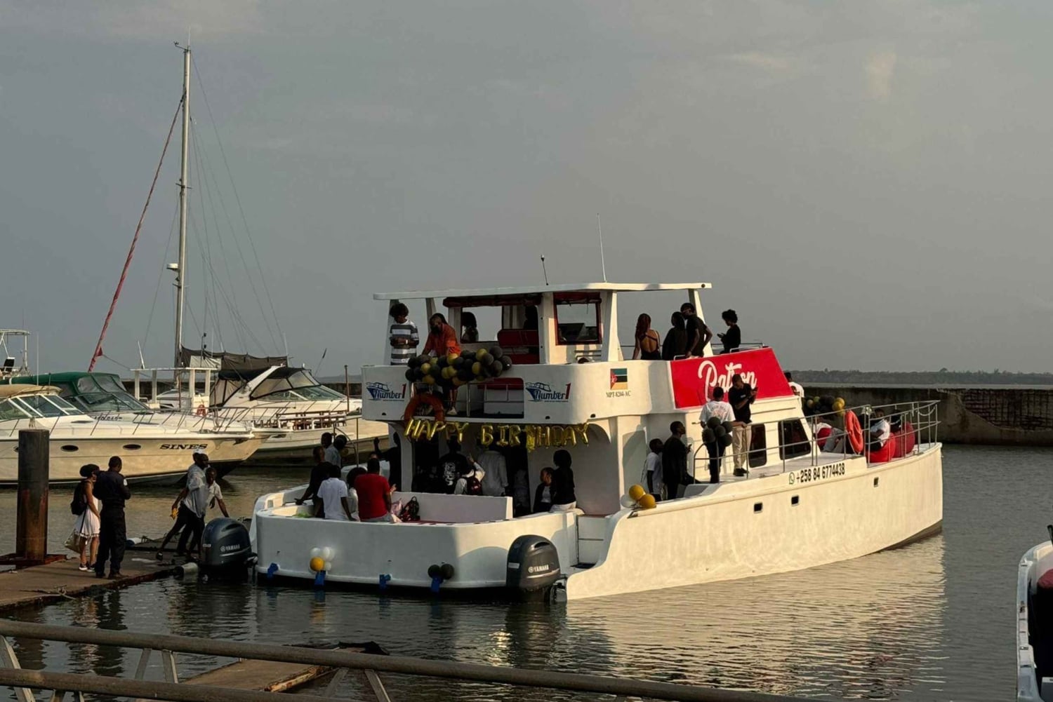 Croisière au coucher du soleil dans la baie de Maputo