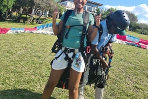 Ponta Malongane: Paragliding Experience with Instructor