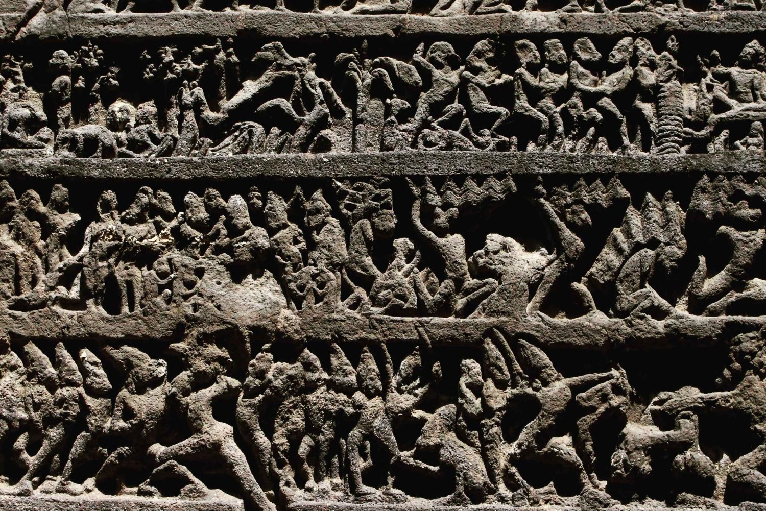 Eine Tagestour zu den Ajanta & Ellora Höhlen mit Bibi Ka Maqbara