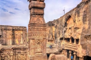 En dagstur til Ajanta- og Ellora-grottene med Bibi Ka Maqbara