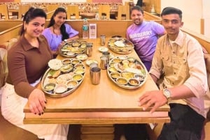 Una experiencia gastronómica india real en Bombay: comida ilimitada.