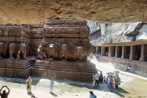 Erschwingliche Taxifahrt von Aurangabad zu den Ajanta & Ellora Höhlen