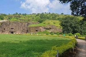 Erschwingliche Taxifahrt von Aurangabad zu den Ajanta & Ellora Höhlen