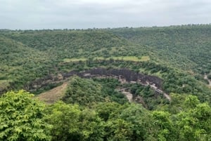 Erschwingliche Taxifahrt von Aurangabad zu den Ajanta & Ellora Höhlen