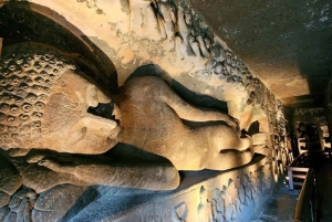 Ajanta- og Ellora-grotterne + Mumbais højdepunkter – 2-dages privat tur