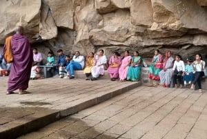 Aurangabad: Ajanta & Ellora-grottorna Dagstur (utan guide)