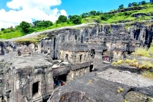 Aurangabad: Ajanta & Ellora-grottorna Dagstur (utan guide)