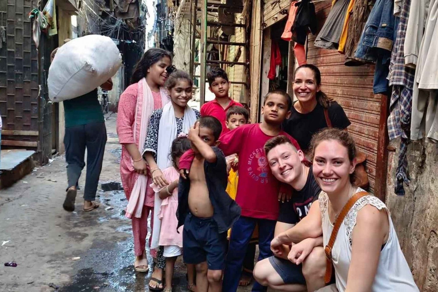 Dharavi Slumdog Millionire Tour: guarda la vera baraccopoli da un locale