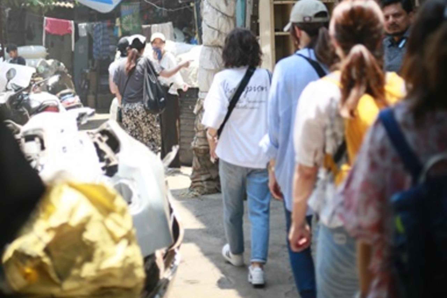 Lavandería en Dhobi Ghat y Visita a la Barriada de Dharavi con Tren Local