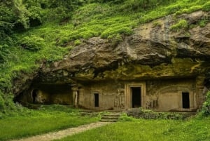 Visita Privada Guiada a las Cuevas e Isla de Elefanta