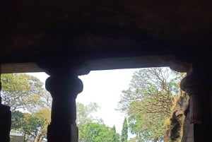 Elephantan luolat Yksityinen opas saarella