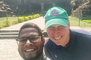 Elephantan luolat Yksityinen opas saarella