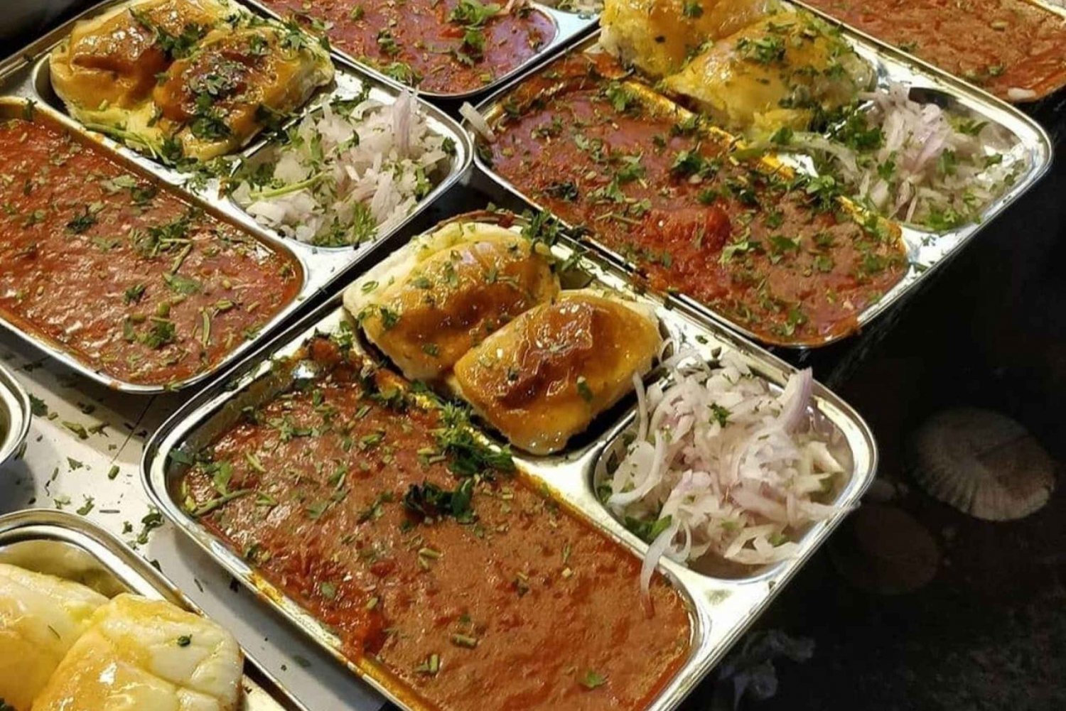 Indulge-in-Mumbais-Street-Food-Delights
