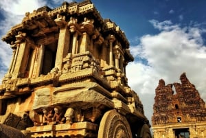 Vanuit Aurangabad: privétour Hampi, Badami, Ajanta & Ellora