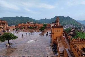 Fra Mumbai: 4-dagers Gulltrekant-tur med fly