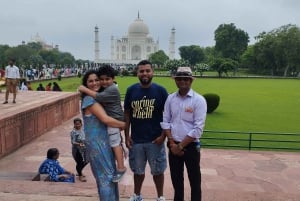 From Mumbai: Agra Sightseeing with Taj Mahal Sunrise